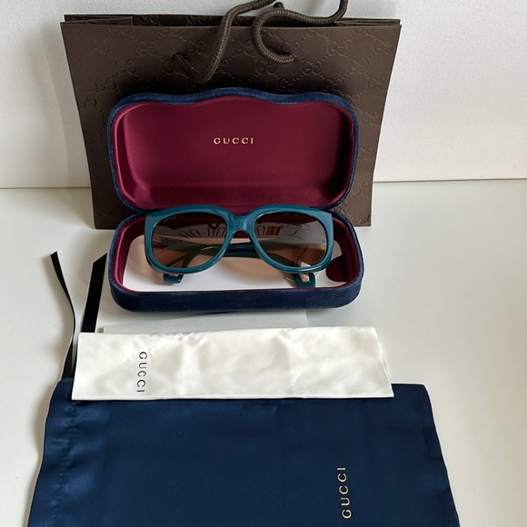 Gucci Sunglasses - Picture 3 of 15